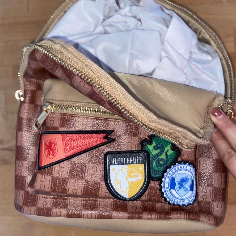 Bio world Hogwarts Checkered Backpack - Picture 3 of 5